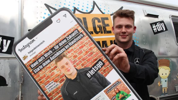 Für die Kampagne der Kreishandwerkerschaft haben Azubis aus den Kreisen Paderborn und Lippe Modell gestanden. Einer von ihnen ist Luca Marvin, der eine Ausbildung zum Kfz-Mechatroniker macht. - © Pauline Maus