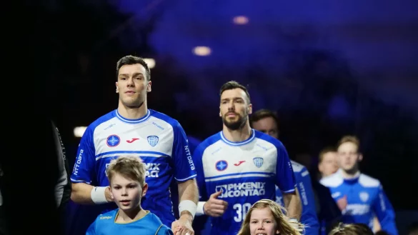 Isaias Guardiola und sein Zwillingsbruder Gedeon Guardiola laufen am Sonntag zum letzten Mal gemeinsam in die Phoenix-Contact-Arena ein. Foto: J&ouml;rg Hagemann - &copy; J&ouml;rg Hagemann