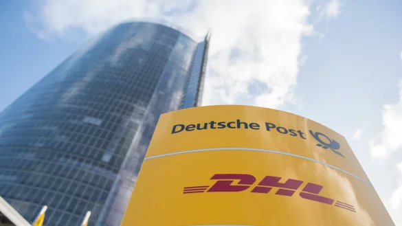 Der global aufgestellte Konzern hei&szlig;t k&uuml;nftig DHL Group, wie das Bonner Unternehmen mitteilte. (Archivbild). - &copy; Rainer Jensen/dpa