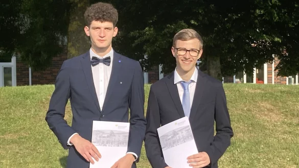 Zwei Mal eine glatte 1: Noah Balzer (links) und Timon Klundt. - &copy; AHF-Gymnasium