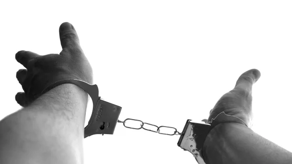 F&uuml;r einen 46-j&auml;hrigen Detmolder haben die Handschellen geklickt. - &copy; Symbolbild: Pixabay