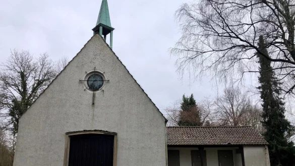 Die Friedhofskapelle in Lockhausen stand eigentlich schon vor dem Abriss. Jetzt soll sie nach dem Willen des Ortsausschusses erhalten bleiben. - &copy; Sven Kienscherf
