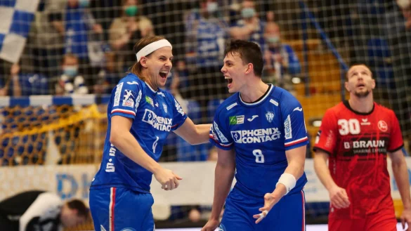 Jubel, Trubel, Heiterkeit bei Bjarki Mar Elisson und Frederik Simak, Trauer bei Gleb Kalarash im Hintergrund. - &copy; J&ouml;rg Hagemann