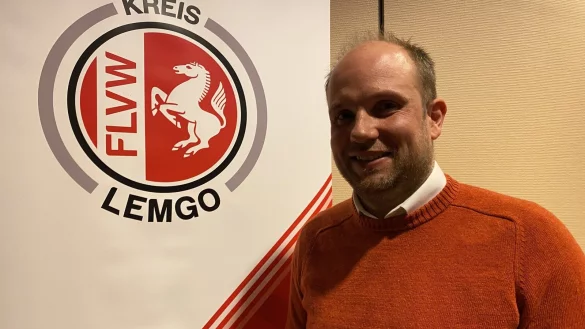 Der 39-j&auml;hrige Daniel Hollensteiner bleibt drei weitere Jahre Vorsitzender des Lemgoer Kreisjugendfu&szlig;ball-Ausschusses. - &copy; Sebastian Lucas(LZ)