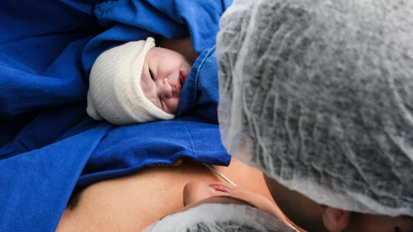 Während die Zahl der Geburten in Deutschland steigt, sinkt die Zahl der Kreißsäle im Land. Zudem herrscht ein Personalmangel. So verschlechtert sich die Versorgung von werdenden Müttern. - © Pixabay (Symbolbild)