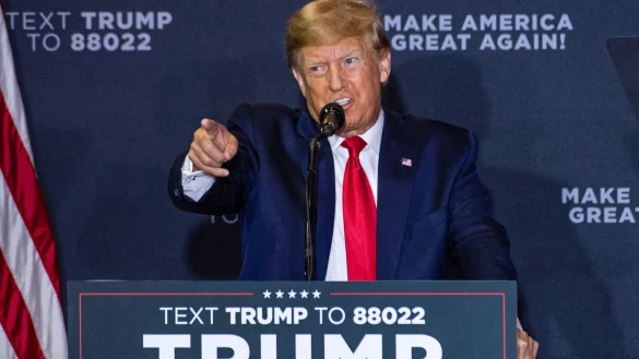 Der fr&uuml;here US-Pr&auml;sident Donald Trump hat zu Beginn eines Auftritts beim Fernsehsender CNN seine L&uuml;ge wiederholt, der Wahlsieg 2020 sei ihm gestohlen worden (Archivfoto vom 27. April 2023). - &copy; AFP or licensors