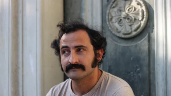 Der Schriftsteller Amir Gudarzi wird mit dem Grabbe-Preis 2022 geehrt. - &copy; Nima Nazarinia