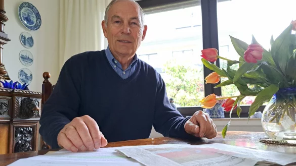 Gerhard Ladugga &auml;rgert sich &uuml;ber die Geb&uuml;hrenerh&ouml;hung der Sparkasse Lemgo. Ob er Kunde bleibt, wei&szlig; er noch nicht. - &copy; Carolin Brokmann-F&ouml;rster