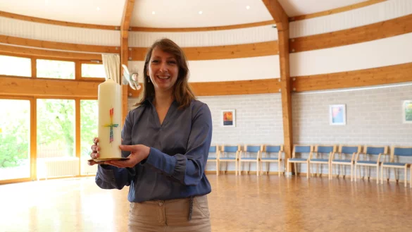 Maria Kapetschny ist Pastorin der Evangelisch-Freikirchlichen Gemeinde. Seit Kurzem ist die kleine Gemeinde im Calvin-Haus beheimatet. - &copy; Alexandra Schaller