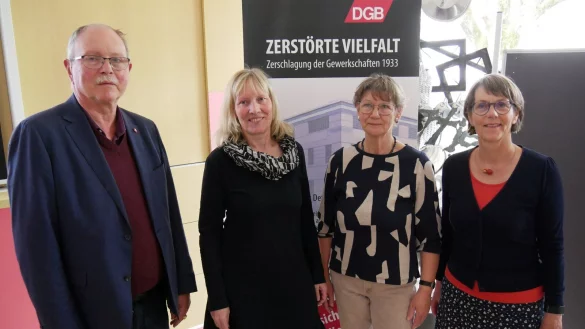 Gedenkveranstaltung zur Zerschlagung der Gewerkschaften 1933. Mit Dr. Wolfgang Uellenberg-van Dawen, Dr. Bärbel Sunderbrink sowie Edeltraud Nülle und Susanne Huppke vom Vorstandsteam des DGB-Kreisverbandes Lippe (von links). - © Thomas Krügler