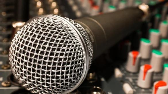 Um in der Musik-Branche erfolgreich zu sein, braucht man nicht zwangsl&auml;ufig eine &uuml;berteuerte Produktion in bekannten Tonstudios. Levermanns Erfolg spricht f&uuml;r sich. - &copy; Pixabay