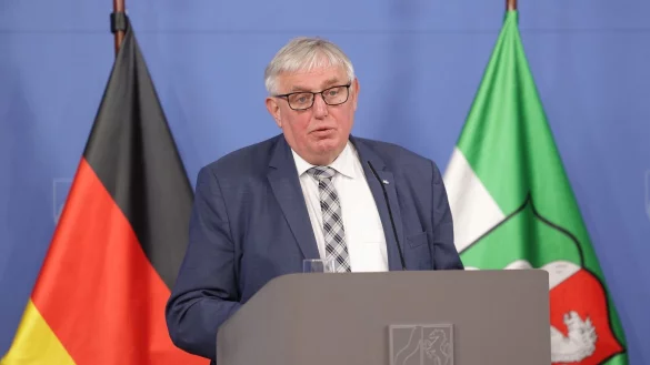 Gesundheitsminister Karl-Josef Laumann (CDU) gilt als letztes Unikat in der Politik. - &copy; David Young