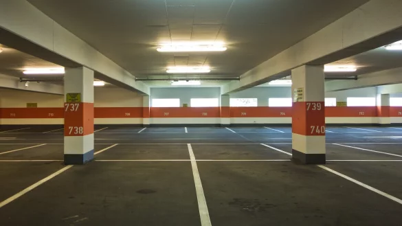 Der Zugang zu einem Bielefelder Parkhaus wird derzeit von Drogenabh&auml;ngigen belagert. - &copy; Symbolbild: Pixabay