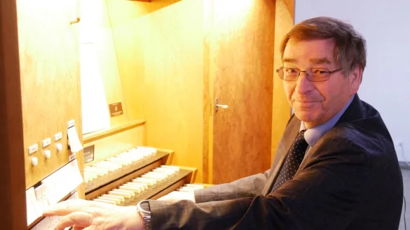 Hans Uwe Hielscher aus Wiesbaden begeistert mit einem abwechslungsreichen Programm bis hin zu Eigenkompositionen. - &copy; Thomas Kr&uuml;gler