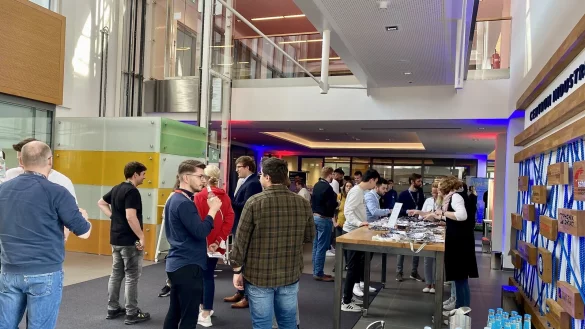 Networking stand beim "Power up" 2022 im Centrum Industrial IT im Fokus. Auch bei der kommenden Veranstaltung sollen die Teilnehmer sich vernetzen können.. - © Centrum Industrial IT