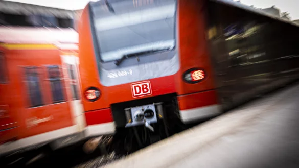 Die Bahn hatte angek&uuml;ndigt, den Fernverkehr ab Sonntagabend stillzulegen. Jetzt ist der Streik abgesagt. - &copy; Moritz Frankenberg