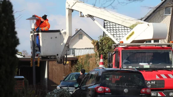 Die Stadt r&uuml;stet seit zehn Jahren die Laternen in Lemgo kontinuierlich auf energiesparende LED-Technik um. - &copy; Archivfoto: Till Brand
