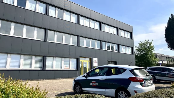 Die Prodiac Sicherheit GmbH existiert seit 1985 in Bielefeld. Nach der Insolvenz des Mutterkonzerns wurde sie 2016 mit gut 300 Mitarbeitern an die Kieler Wach- und Sicherheit verkauft. - &copy; Jens Reichenbach