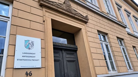 Der ehemalige Fahrdienstleiter der Lebenshilfe Detmold steht wegen mutma&szlig;licher Veruntreuung von knapp 900.000 Euro vor dem Landgericht. - &copy; Carolin Brokmann-F&ouml;rster