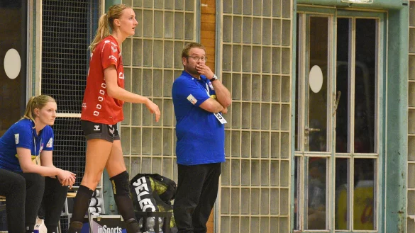 Blombergs Trainer Steffen Birkner mag das Ergebnis kaum glauben, mit 19:33 verlor sein Team. - &copy; Eibner-Pressefoto I Tobias Baur