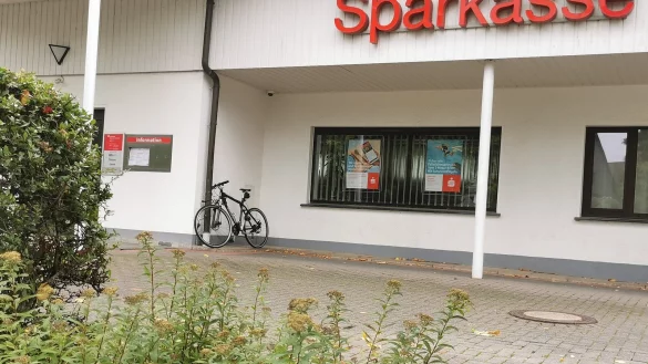 Ein St&uuml;ck Infrastruktur verabschiedet sich: die Sparkassen-Filiale in Alverdissen wird nicht wieder er&ouml;ffnet. - &copy; Sylvia Frevert(LZ)