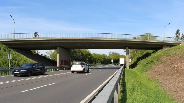 Die Br&uuml;cke der Mastbruchstra&szlig;e &uuml;ber die B1 muss komplett erneuert werden. - &copy; (Archivbild) Pauline Maus