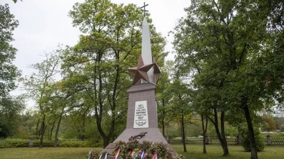 Das Stammlager VI K 326, kurz: Stalag 326, war von 1941 bis 1945 ein deutsches Kriegsgefangenenlager in der Senne bei Stukenbrock. - &copy; imago images/Kirchner-Media