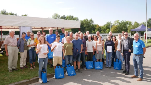 Beim Tag der offenen T&uuml;r rund um die Lemgoer Kl&auml;ranlage wurden die erfolgreichen Teilnehmerinnen und Teilnehmer des Stadtradelns geehrt. - &copy; Stadt Lemgo