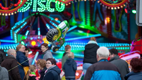 Kirmestrubel und in abwechslungsreiches Programm erwartet die Besucher des Schl&auml;nger Marktes. - &copy; Torben Gocke +49 160 966 411 76
