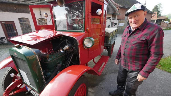 Seit 30 Jahren besitzt Johannes Glitz den IHC-Lkw aus dem Jahr 1924. - &copy; Jost Wolf