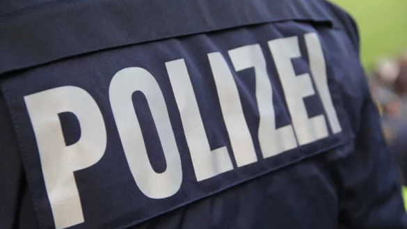 Die Polizei sucht eine Gruppe von Schl&auml;gern, die einen Mann angegriffen und verletzt haben. - &copy; Pixabay