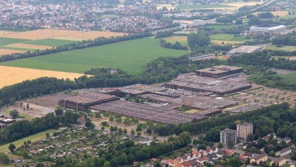 Den Abriss und Neubau eines Geb&auml;udekomplexes im vorderen Teil des Heinz-Nixdorf-Areals plant ein Investor. Hier sollen neue Gewerbefl&auml;chen entstehen. - &copy; Niklas T&uuml;ns