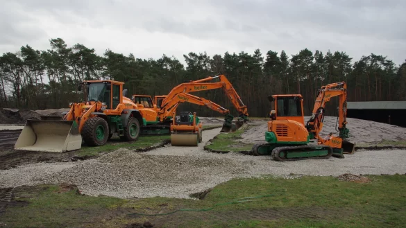 Das Foto vom Januar zeigt die Arbeiten am Sport- und Freizeitgel&auml;nde Schlingsbruch. Kameras sollen dort k&uuml;nftig Vandalismussch&auml;den verhindern. - &copy; Dieter Asbrock