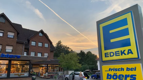 F&uuml;r den Edeka-Standort an der Herforder Stra&szlig;e mitten im Ortskern gibt es keine Erweiterungsm&ouml;glichkeiten. Foto: Birgit Guhlke - &copy; Birgit Guhlke