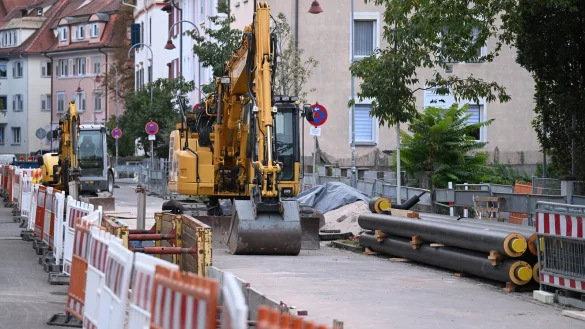 Der notwendige Ausbau der Fernw&auml;rmenetze wird vor allem in den St&auml;dten viel Zeit beanspruchen und hohe Kosten verursachen. - &copy; picture alliance / Pressebildagentur ULMER