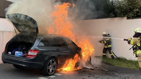 Autobrand - &copy; Freiwillige Feuerwehr Bad Salzuflen