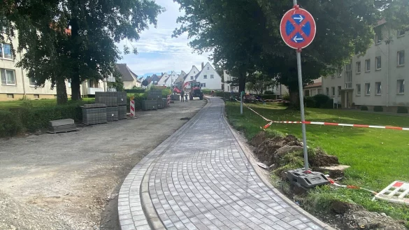 Die Stra&szlig;e "Im Busewinkel" wird erneuert. An dieser Stelle ist die Fahrbahndecke mittlerweile schon hergestellt. - &copy; Archivfoto: Stadt Barntrup