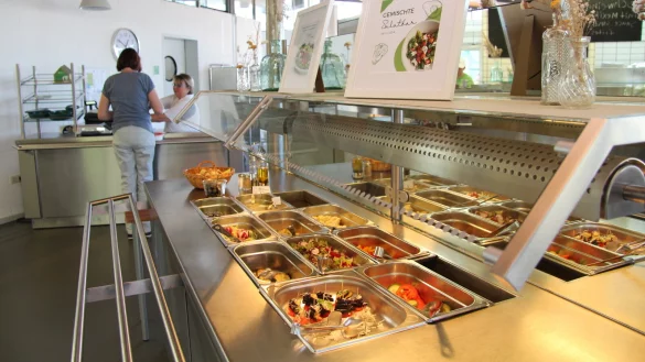 In Detmold gibt es allerlei Kantinen, die nach einer Corona-Pause wieder f&uuml;r Jedermann zug&auml;nglich sind. - &copy; Jana Beckmann