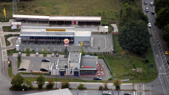 Das Archivbild aus dem Jahr 2009 zeigt den Burger King in Herford von oben. - &copy; Frank-Michael Kiel-Steinkamp