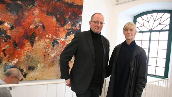 Es bedurfte zweier Anl&auml;ufe, bis es Andreas Beaugrand gelang, die im Ruhrgebiet lebende K&uuml;nstlerin Claudia Tebben nach Ostwestfalen-Lippe einzuladen. Foto: Knut Dinter - &copy; Knut Dinter