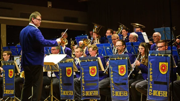 Das Lipperland-Orchester hat in Barntrup reichlich Applaus geerntet. - &copy; Nicole Ellerbrake
