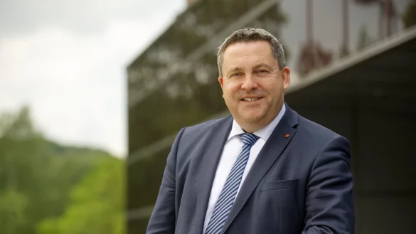 Lippes Landrat Dr. Axel Lehmann will sich im kommenden Sommer entscheiden, ob er bei der Wahl 2025 erneut antreten wird. - © Kreis Lippe