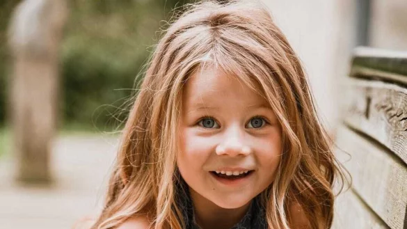 Die vierj&auml;hrige Emily Janke starb vor einem Jahr im Klinikum Herford. Ein privates Gutachten wirft den behandelnden &Auml;rzten zahlreiche Fehler vor. - &copy; Privat