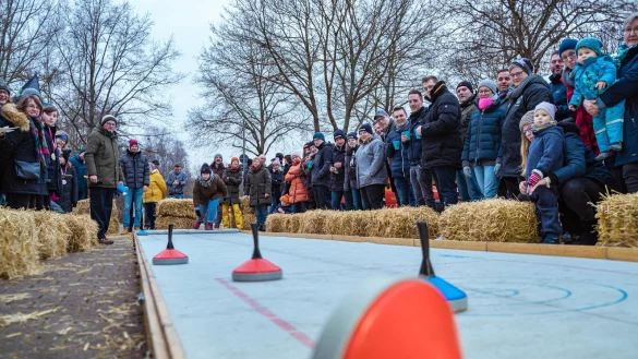 Das Eisstockschie&szlig;en in Retzen im vergangenen Jahr. - &copy; FreitagTV/Stock