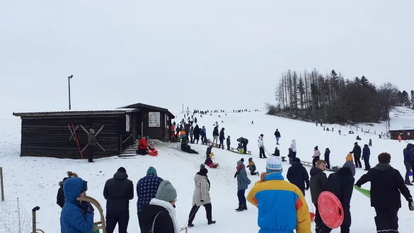 Schnee-Vergn&uuml;gen auf dem Rethberg. - &copy; Sternberger Wintersportfreunde