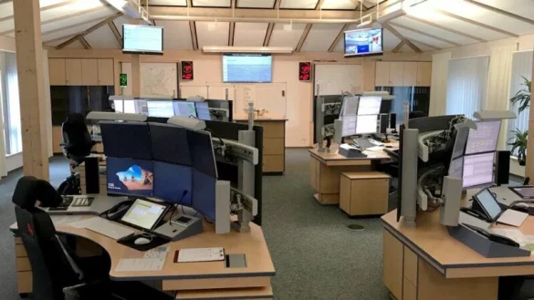 In der Rettungsleitstelle am Lindenhaus in Lemgo klingeln die Telefone, wenn Lipper die "112" w&auml;hlen. - &copy; Kreis Lippe