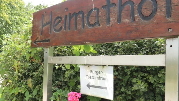 Am Heimathof Leopoldsh&ouml;he sind seit Anfang Januar wieder Coronatests m&ouml;glich (das Foto ist noch aus der Zeit des Vorg&auml;nger-Testzentrums), in Asemissen soll es nun eine weitere Testm&ouml;glichkeit geben. - &copy; Birgit Guhlke