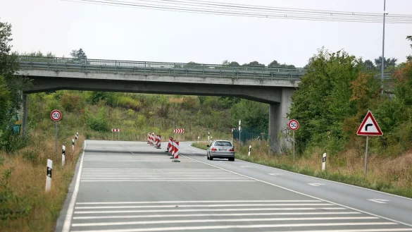 Die L712n endet von Lippe aus gesehen hinter der A-2-Abfahrt Ostwestfalen-Lippe. Jetzt wird sie verlängert. - © Oliver Krato