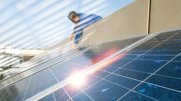 Mit Sonnenenergie wird beispielsweise auch auf dem Ausbildungszentrum der Stadtwerke Strom gewonnen. Foto: SWB - &copy; Stadtwerke