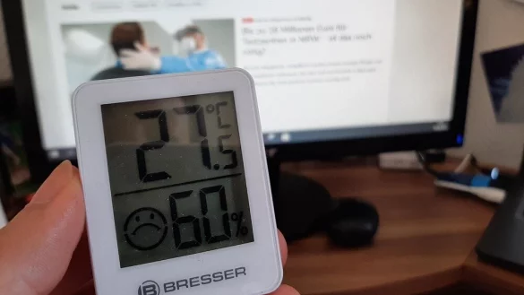 Im Homeoffice ist es warm. Daf&uuml;r darf man dort - im Gegensatz zum B&uuml;ro - in der Regel anziehen, was man m&ouml;chte. - &copy; Jemima Wittig